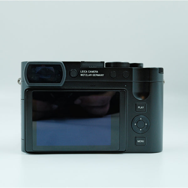 Leica Q3 Red Skin