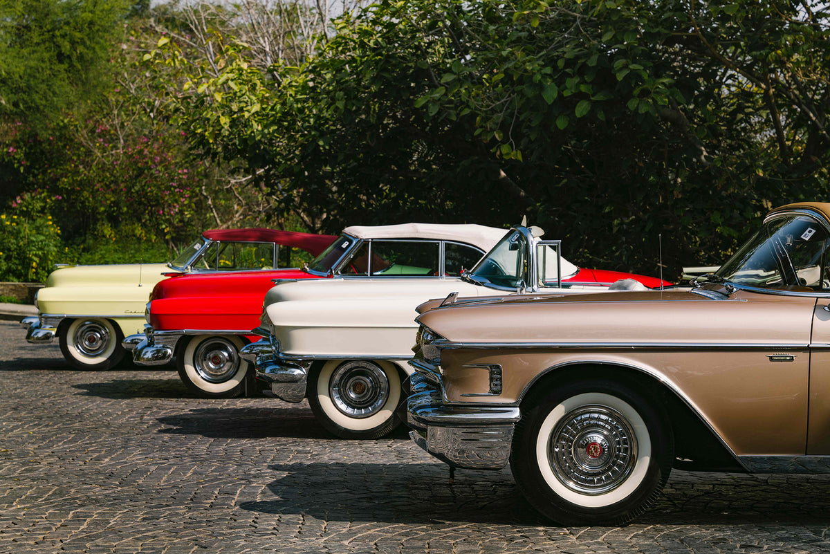 Timeless in Contrast